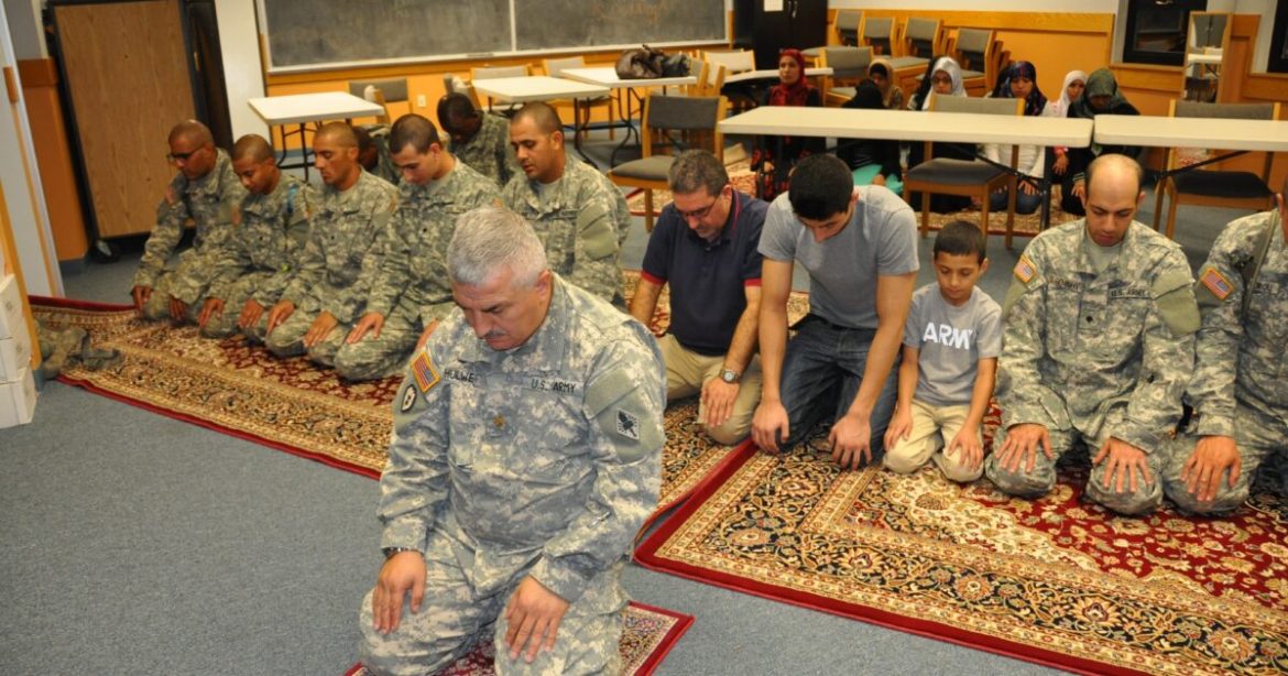 Muslim Rights Groups: US Army Grooming Standards May Infringe on Religious Freedom Muslim Rights Groups: US Army Grooming Standards May Infringe on Religious Freedom