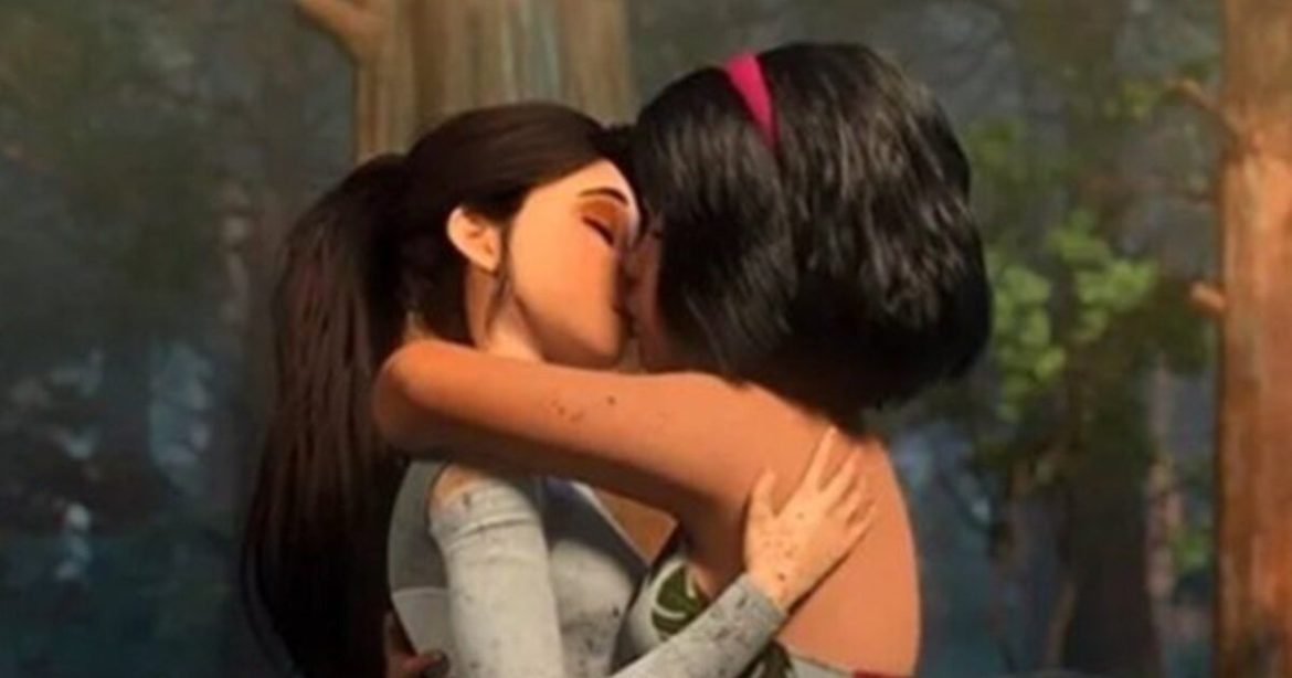 Teenage Lesbian Kiss in Netflix Kids’ Jurassic Park Cartoon Sparks More Outrage and Subscription Cancellations Teenage Lesbian Kiss in Netflix Kids’ Jurassic Park Cartoon Sparks More Outrage and Subscription Cancellations