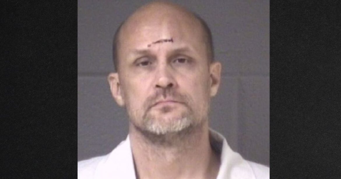 Dem-Appointed Judge Gives Trump Motorcade Knifeman Slap-on-the-Wrist Sentence for Attacking Cops Dem-Appointed Judge Gives Trump Motorcade Knifeman Slap-on-the-Wrist Sentence for Attacking Cops