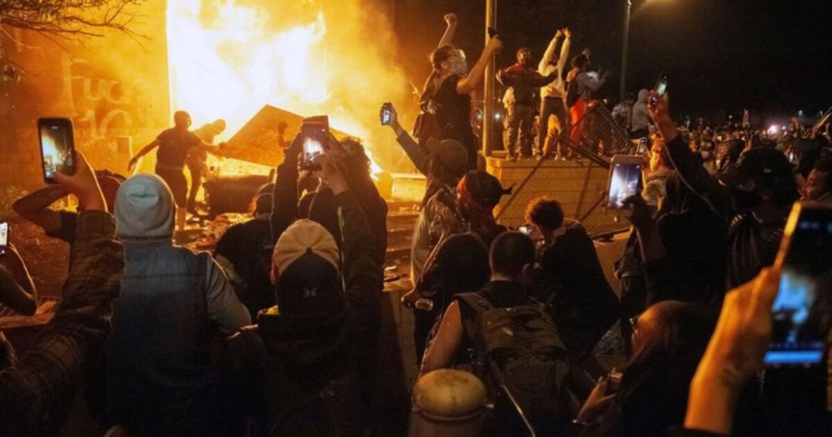 WATCH: AG Pam Bondi, FBI Director Kash Patel, DHS Secretary Kristi Noem Vow to Take Down “Terrorist Group” Antifa – “They are an Organized, Systemic, International Criminal Enterprise” WATCH: AG Pam Bondi, FBI Director Kash Patel, DHS Secretary Kristi Noem Vow to Take Down “Terrorist Group” Antifa – “They are an Organized, Systemic, International Criminal Enterprise”