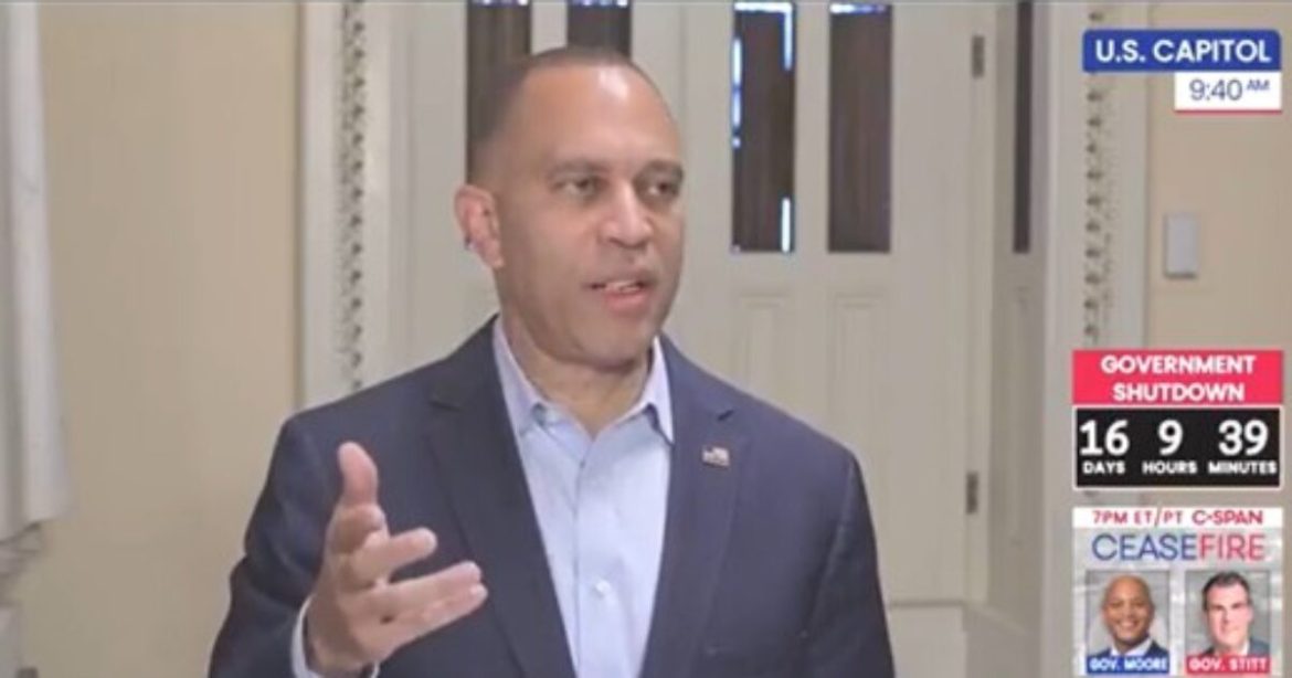 An Unhinged Hakeem Jeffries Launches a Vulgar Trade Against Press Secretary Karoline Leavitt Following Her Provocative Comments About the Democrat Party (VIDEO)