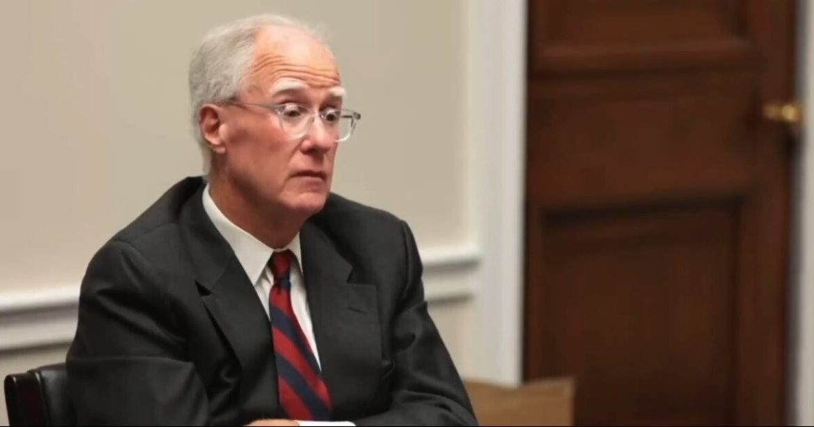 SHOCK: Top Biden Aide Squirms as He Admits to Financial Incentive to Cover Up Biden’s Cognitive Decline, Says He Was Promised $4 Million Bonus For 2024 Election Win (VIDEO) SHOCK: Top Biden Aide Squirms as He Admits to Financial Incentive to Cover Up Biden’s Cognitive Decline, Says He Was Promised $4 Million Bonus For 2024 Election Win (VIDEO)