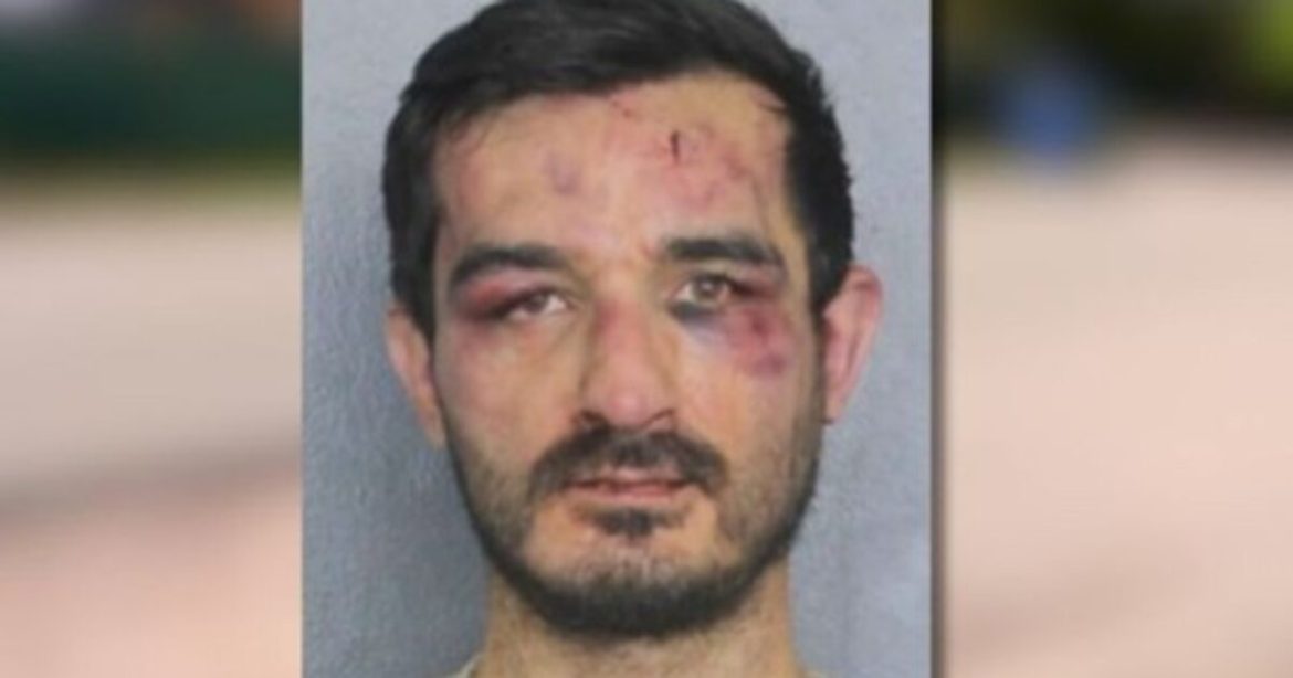 Intruder Receives a Harsh Lesson From MMA Fighter After Breaking into Florida Home – Fighter Sprang into Action to Protect His Teenage Nephew Intruder Receives a Harsh Lesson From MMA Fighter After Breaking into Florida Home – Fighter Sprang into Action to Protect His Teenage Nephew