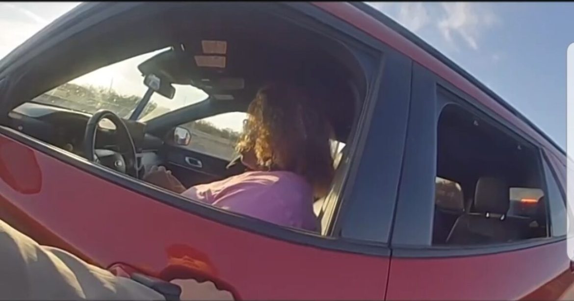 Texas DPS Pursue Human Smuggler After Driver Refuses to Turn Off Vehicle and Speeds Away with Passenger and Three Illegal Aliens (VIDEO) Texas DPS Pursue Human Smuggler After Driver Refuses to Turn Off Vehicle and Speeds Away with Passenger and Three Illegal Aliens (VIDEO)