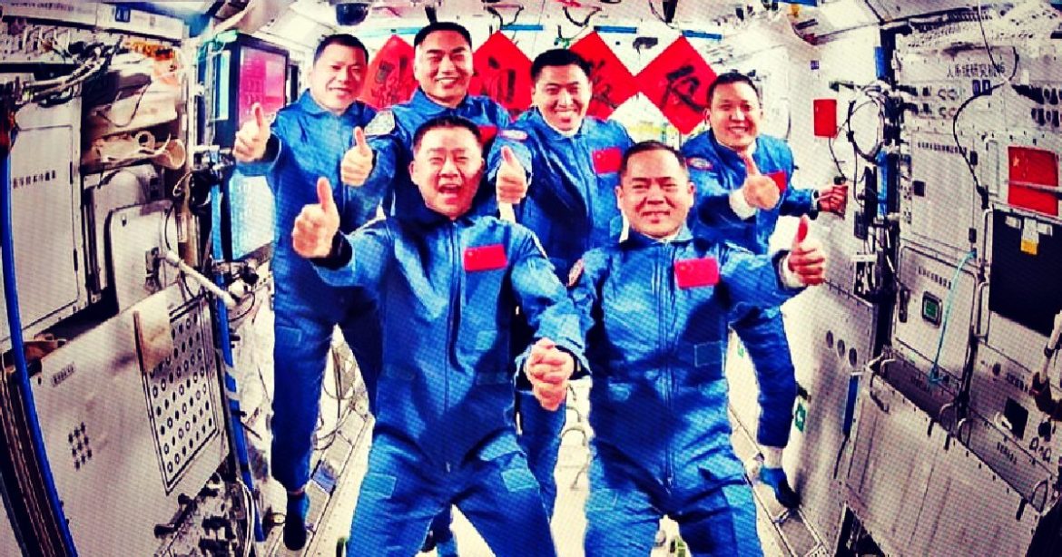 Chinese Astronauts Stranded in Tiangong Space Station Return to Earth After a Week’s Delay Caused by Space Junk Damaging Their Reentry Capsule (VIDEOS)