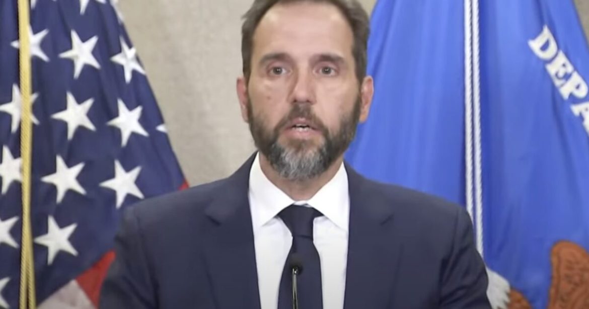 Jack Smith Secretly Met with Then-FBI Director Wray in 2023 Over January 6