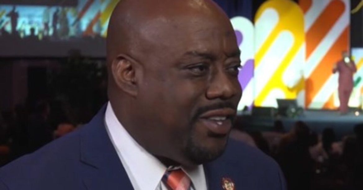 Savannah, Georgia Mayor Makes a Disgusting Remark When Asked About the White Woman in His City Who Suffered Horrifying Injuries After Being Doused with Acid by Lowlife