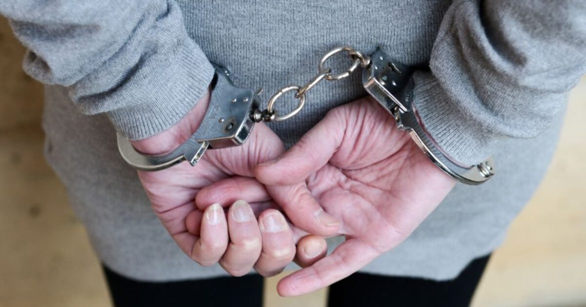 Algerian Woman, 27, Arrested in Alicante for Causing Severe Eye Injuries to Her 2-Year-Old Son with an Irritating Liquid to Access Greater Social Benefits