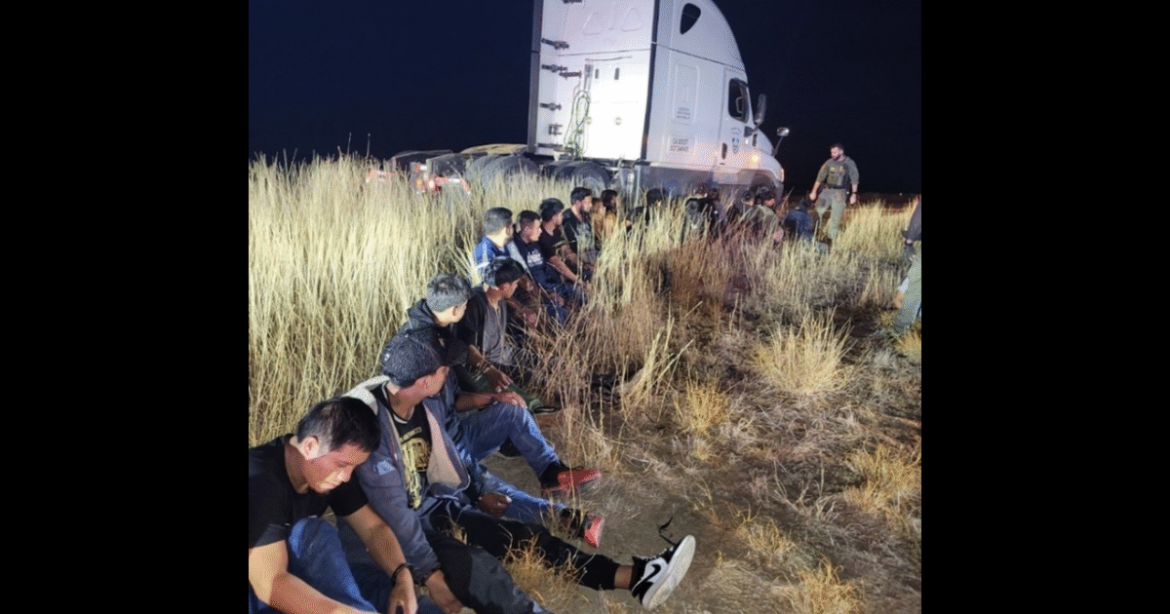 WATCH: Texas Police Find Semi Truck Crammed with 23 Illegals from Nicaragua, Guatemala, El Salvador, Honduras, and Mexico on Highway
