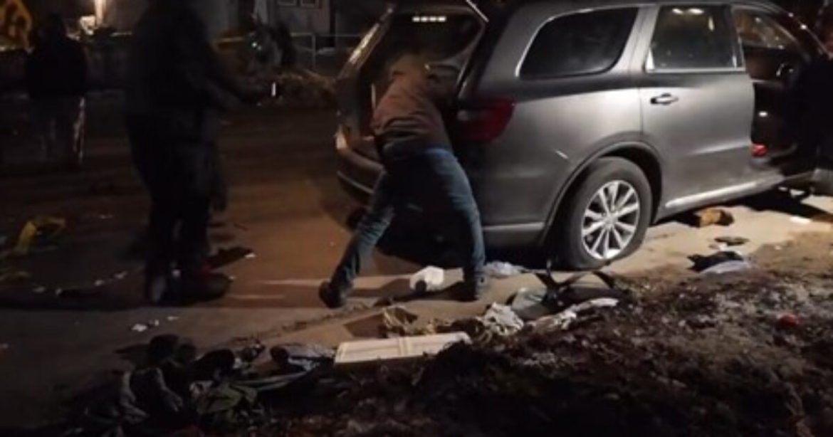 H*LL ON EARTH: Minneapolis Rioters DESTROY and LOOT ICE and FBI Vehicles, STEAL Sensitive Documents and Ammunition While Local Cops Do NOTHING – (VIDEOS)