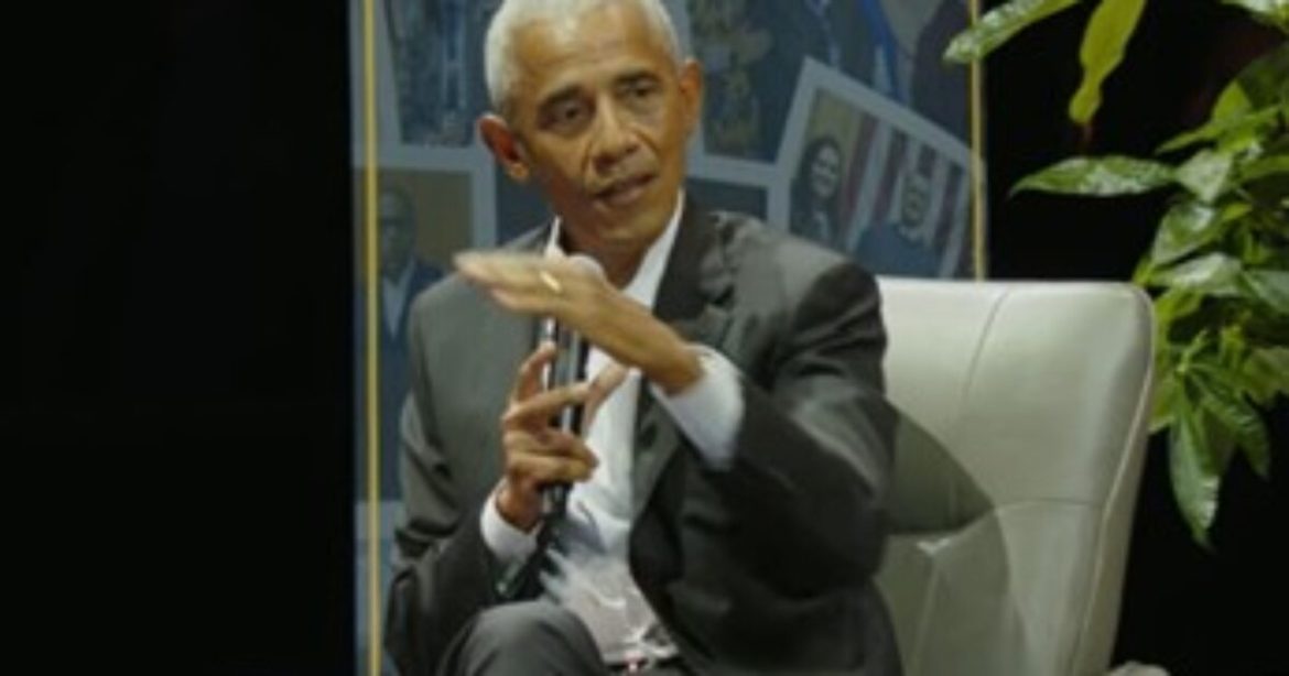 Obamas Denounce ‘Heartbreaking Tragedy’ in Minnesota, Urge People to ‘Draw Inspiration’ From Anti-ICE Protesters