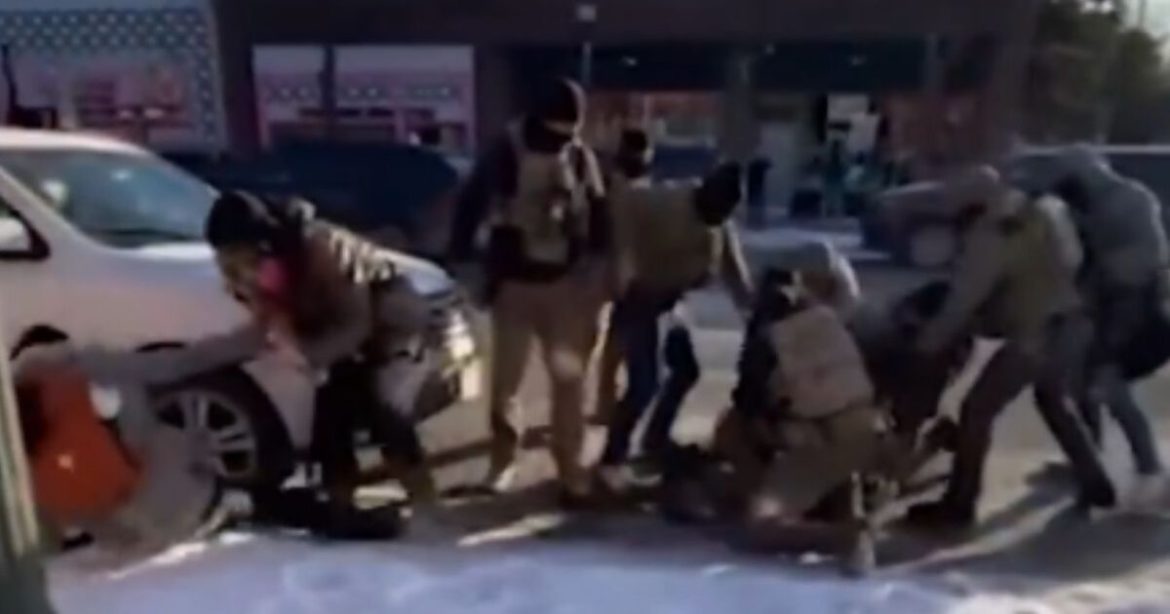 BREAKING: New Angle Shows the Moment Armed Man in Minneapolis Was Shot by Agents (VIDEO)