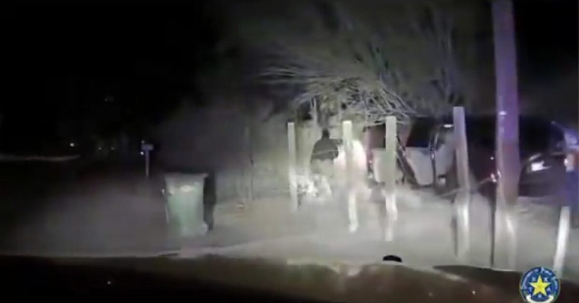 Texas DPS Engages in High-Speed Chase of Human Smugglers Who Crash into Fence, Flee on Foot — Troopers Chase Down and Arrest Both Men (VIDEO)