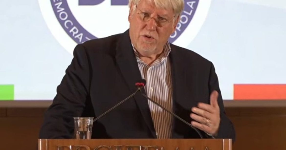 Joe Hoft Praises President Trump in Presentation Before Italian Politicians and the Russian Ambassador in Rome