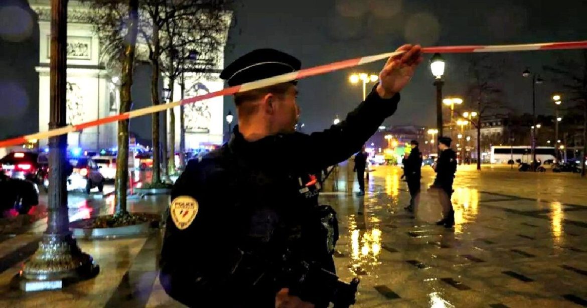 WATCH: Islamic Terrorist Attacks French Police Officers With a Knife at Paris’ Arc de Triomphe, Gets Shot Dead