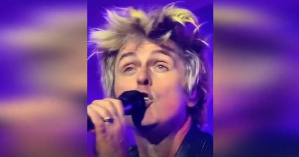 WATCH: Punk Rock Has-Beens Green Day Spew Anti-Trump, Anti-ICE Vitriol at Spotify/FanDuel Super Bowl Party, Urge Agents to Quit Their Jobs