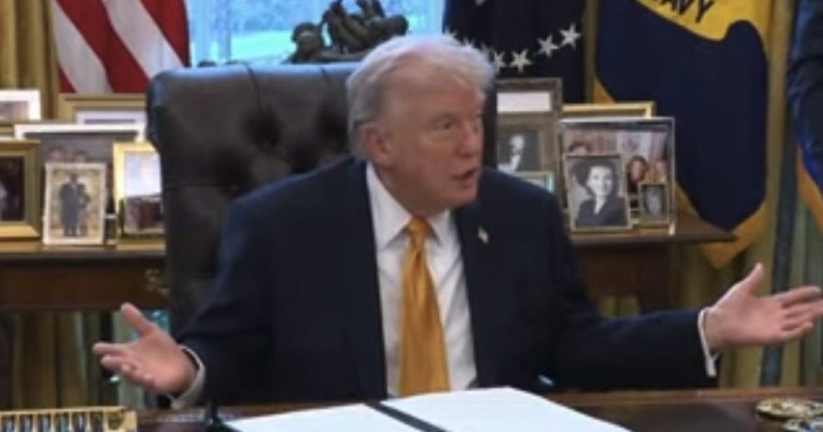 WATCH: Trump Destroys “Fourth World” Somali Fraudsters and “Ringleader” Ilhan Omar, Urges JD Vance to Investigate Omar’s Citizenship with Anti Fraud Task Force: “She Married Her Brother. That Means She’s Here Illegally!”