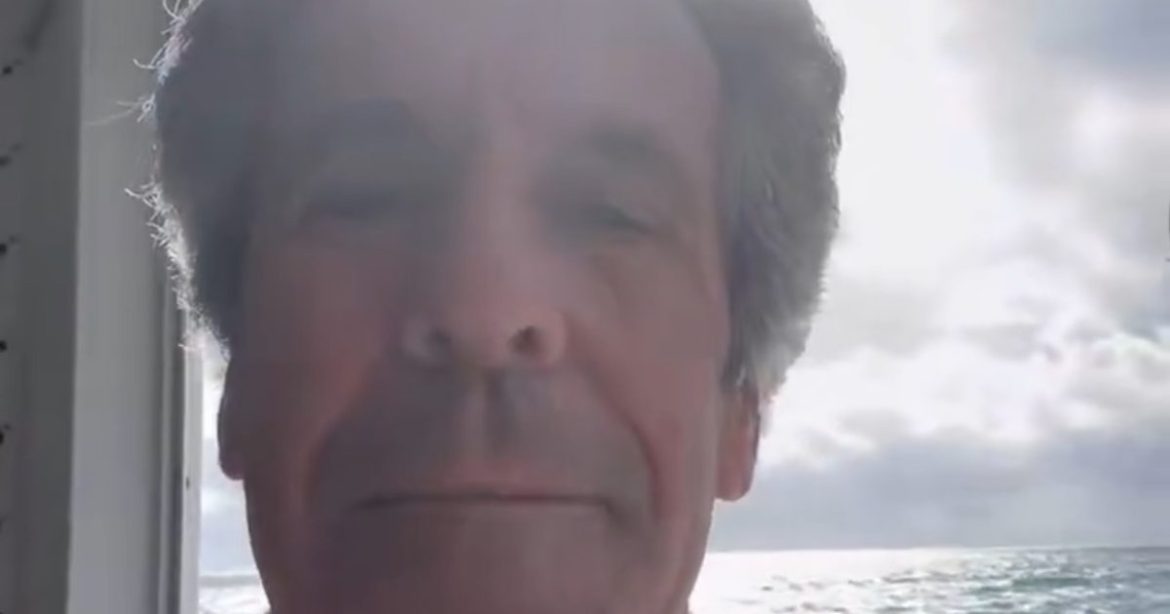 GOING VIRAL: Epstein’s Doppelganger Takes the Internet by Storm, Sparks Conspiracy Theories… “I’m Not Jeffrey Epstein!” (VIDEO)