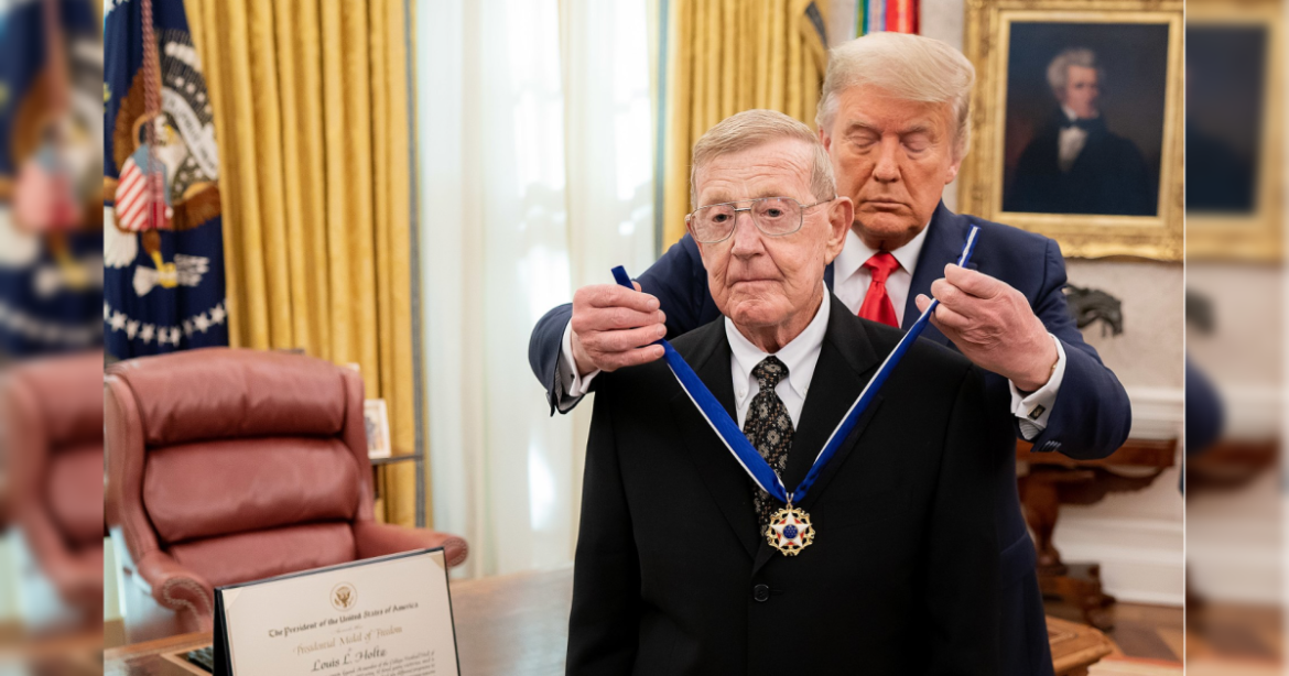Passionate Trump Supporter and Iconic Football Coach Lou Holtz Dead at 89